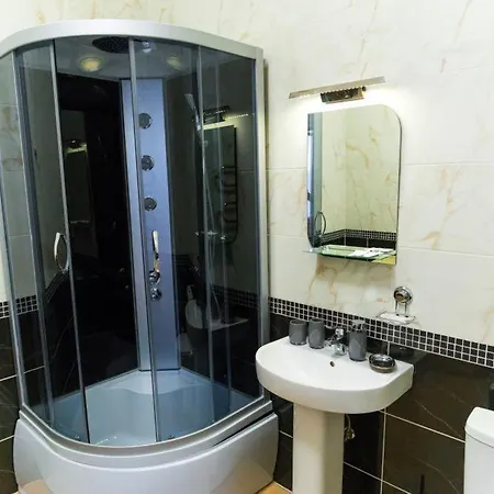 Hotel Complex Uhnovych Тернополь Экстерьер фото