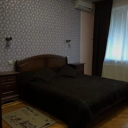 Hotel Complex Uhnovych Тернополь Экстерьер фото